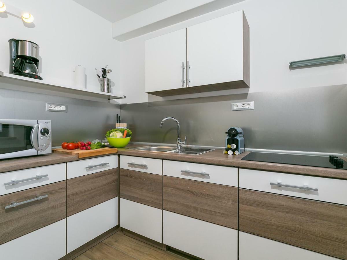 Pool Premium Apartment ヴルサル エクステリア 写真